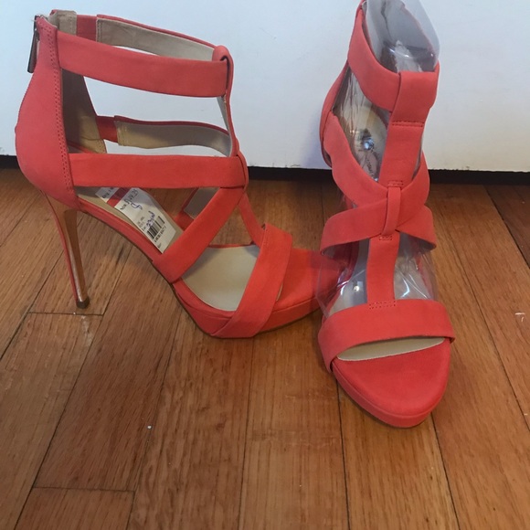 Suede heels - Picture 2 of 5